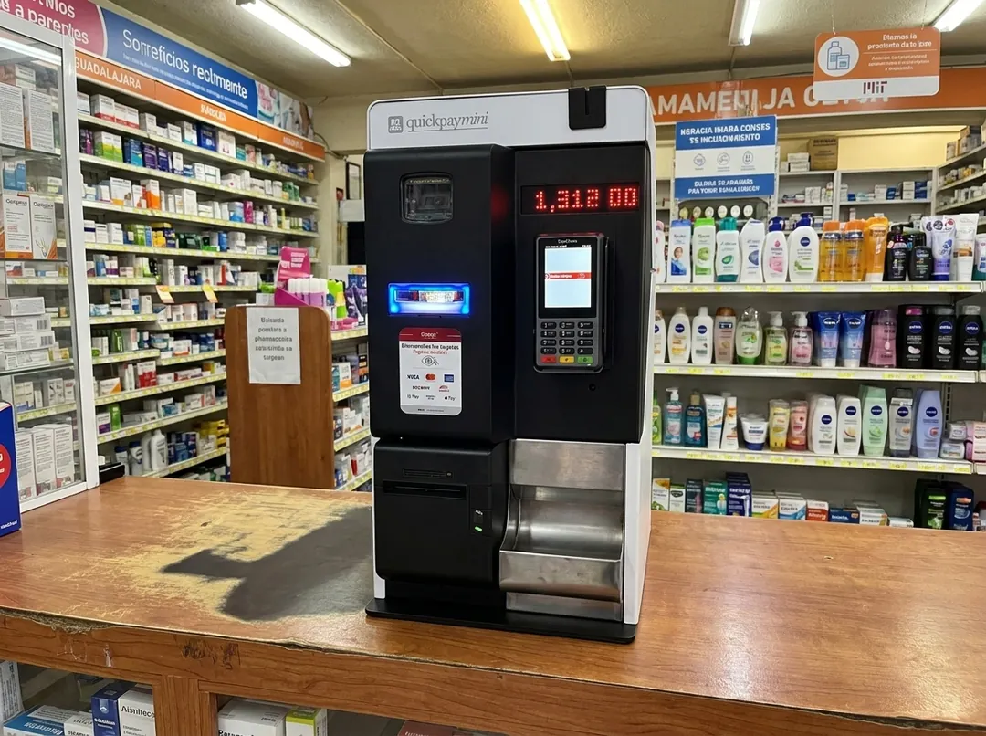 Quickpaymini en el mostrador de una farmacia