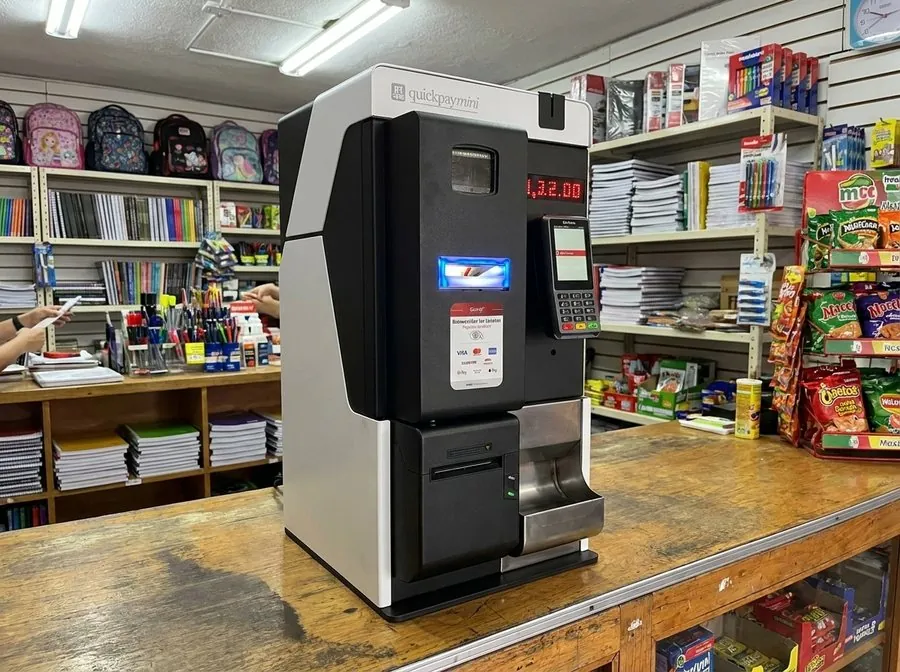 Quickpaymini en el mostrador de una papelería